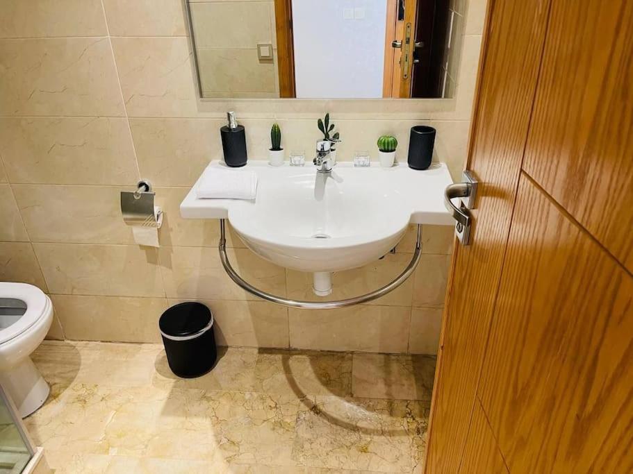 A 2 Minutes De Casa Finance City, Appartement Avec 2 Chambres カサブランカ エクステリア 写真